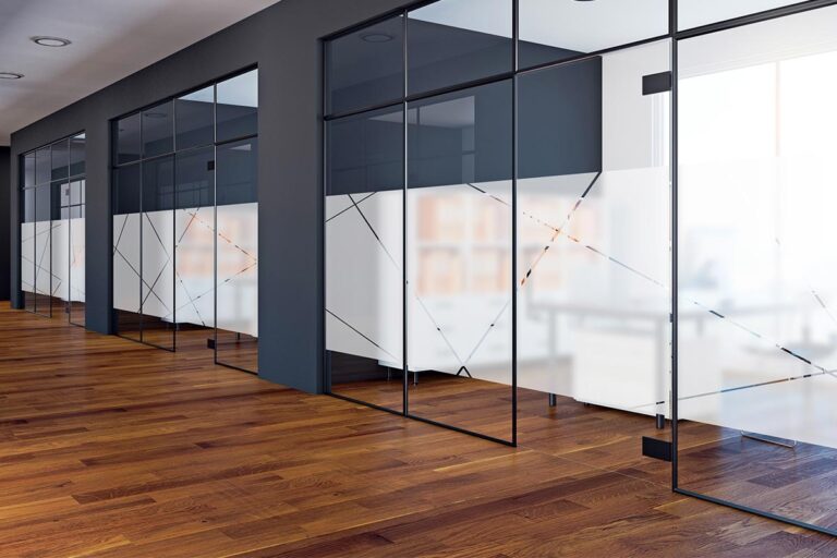 Frostet folie i kontorbygning - Solfilm.dk