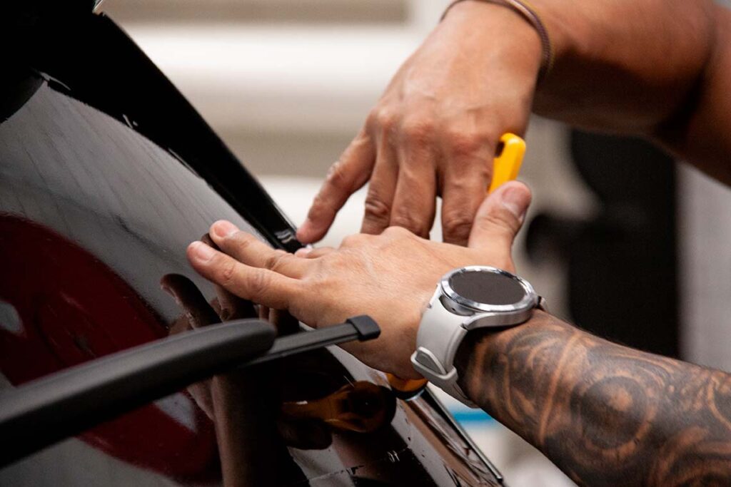 Solfilm til biler - opmåling og tilskæring