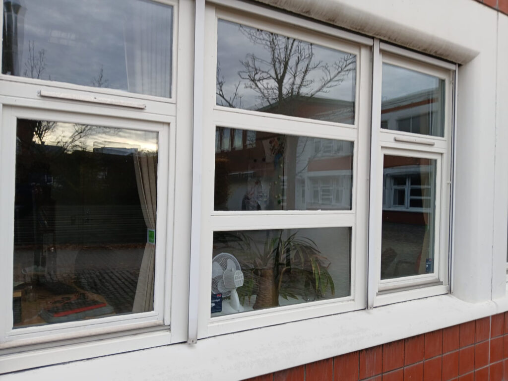 Vindue uden spejlfilm på