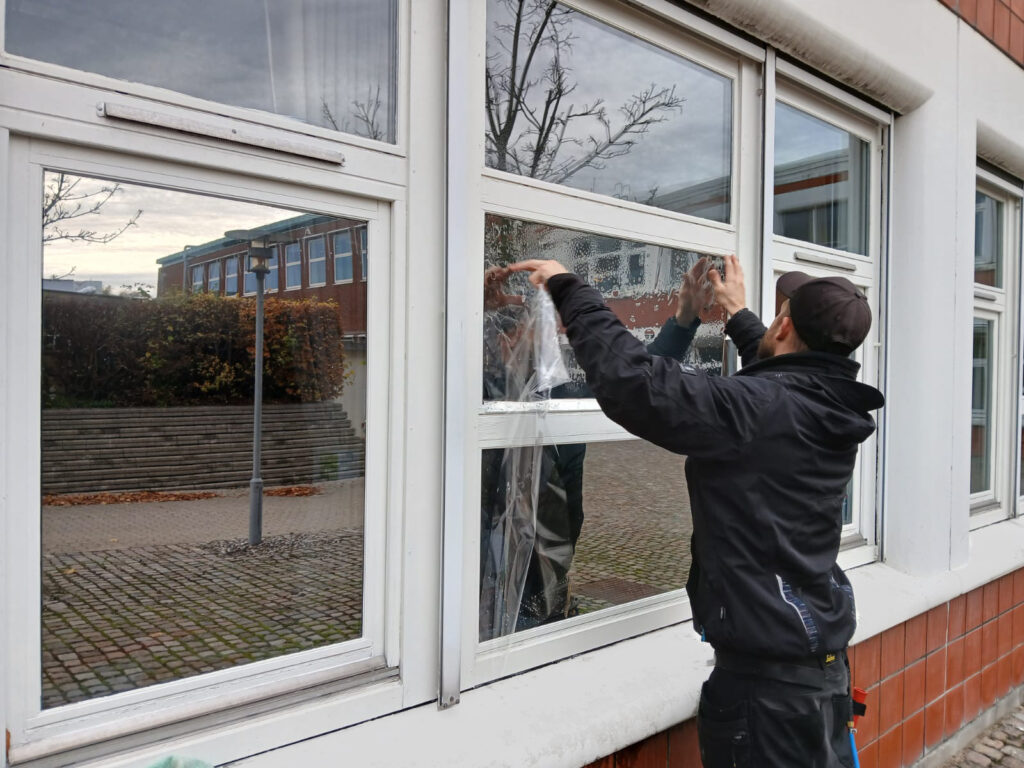 Montering af spejlfolie